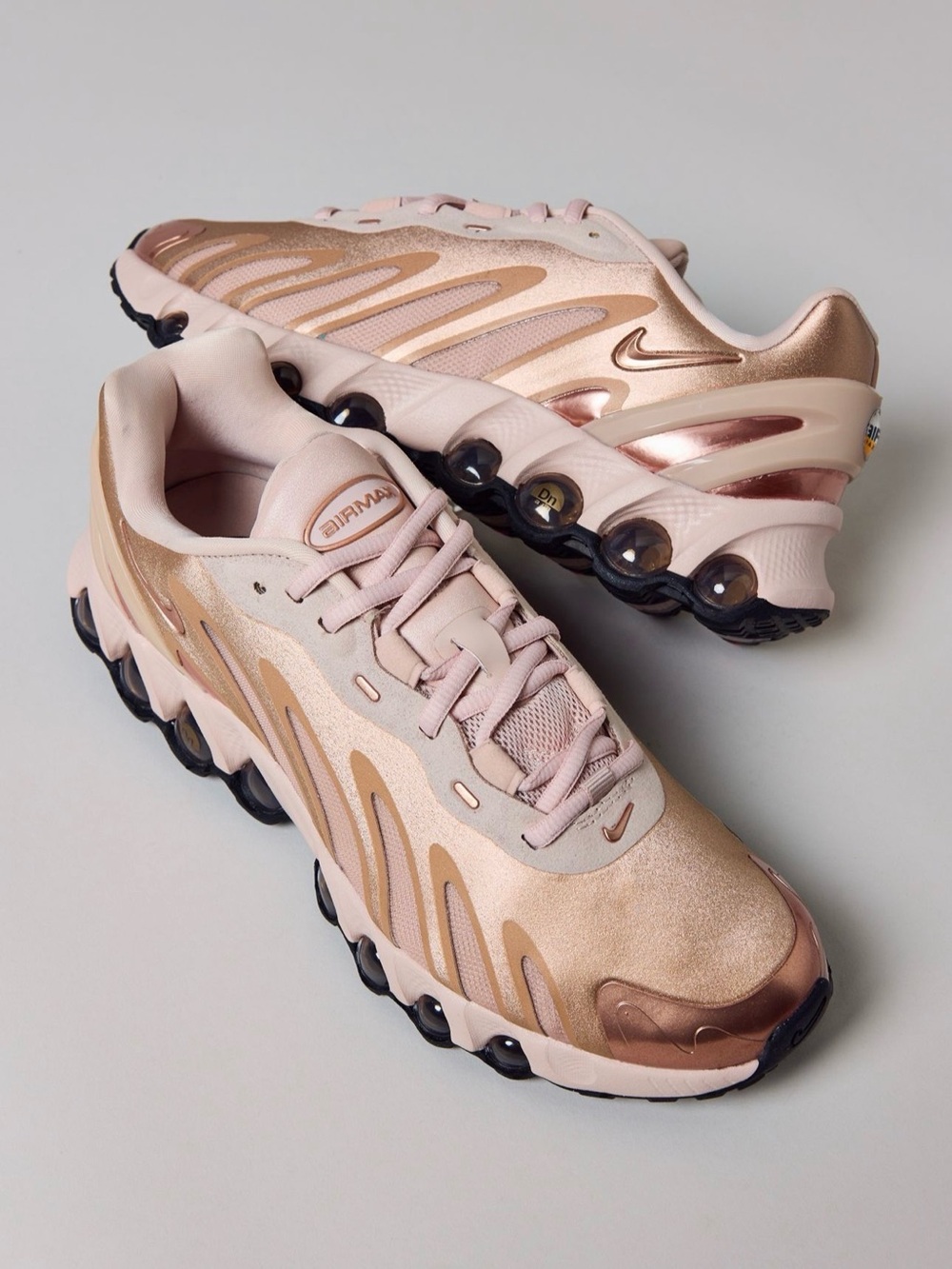 Nike Women's Air Max Dn8 Pink and Rose Gold Sneakers Sz 9